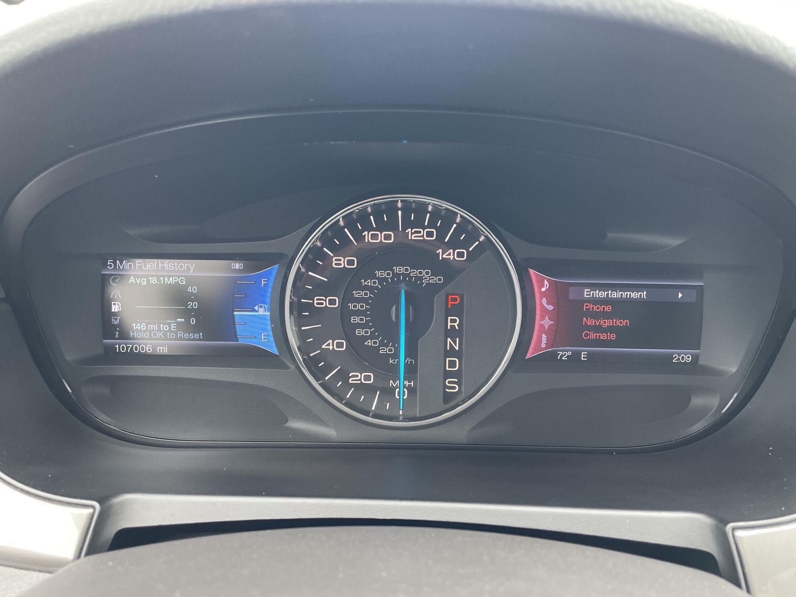 Vehicle photo 14