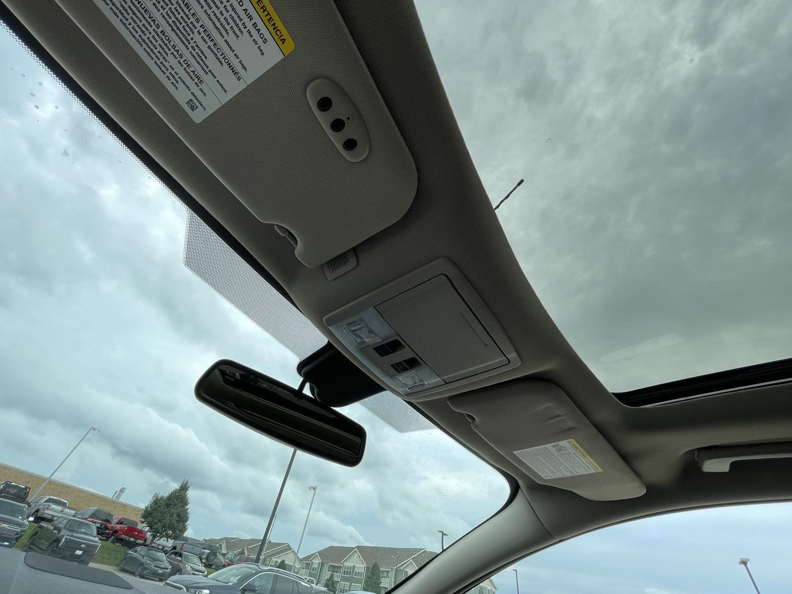 Vehicle photo 20