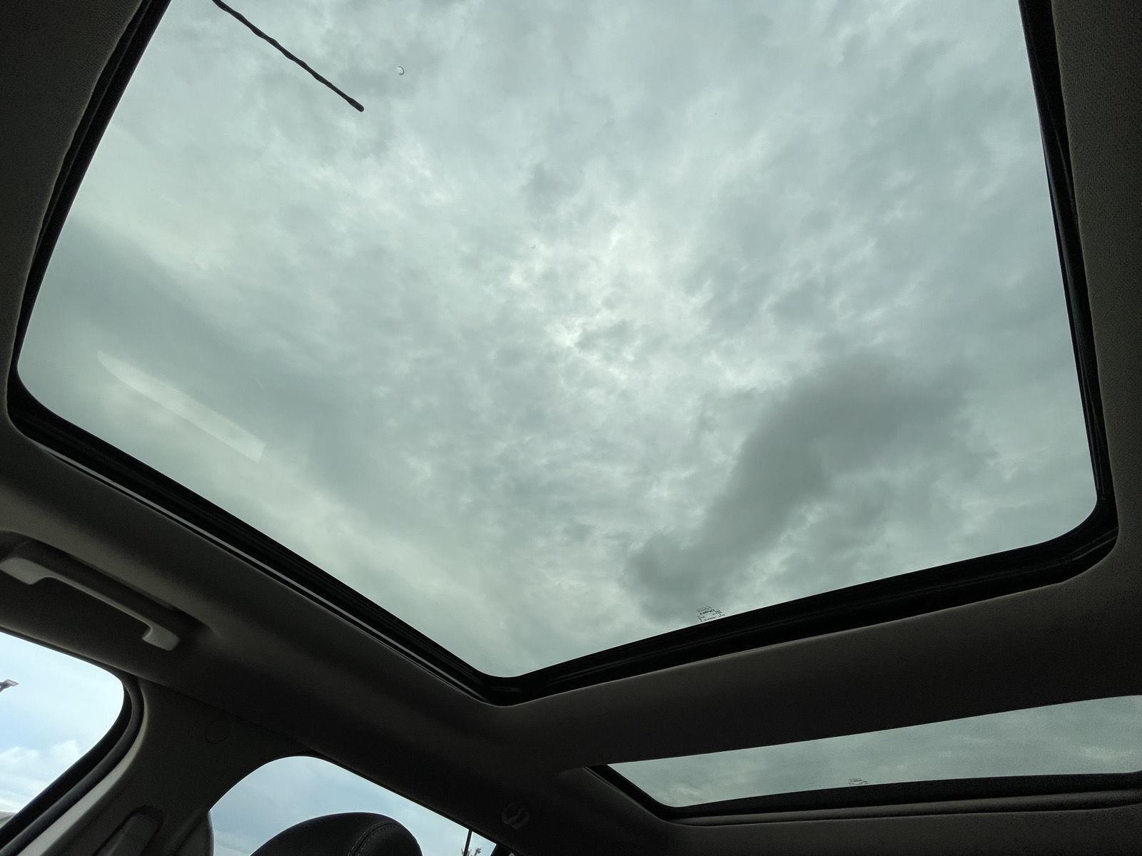 Vehicle photo 21
