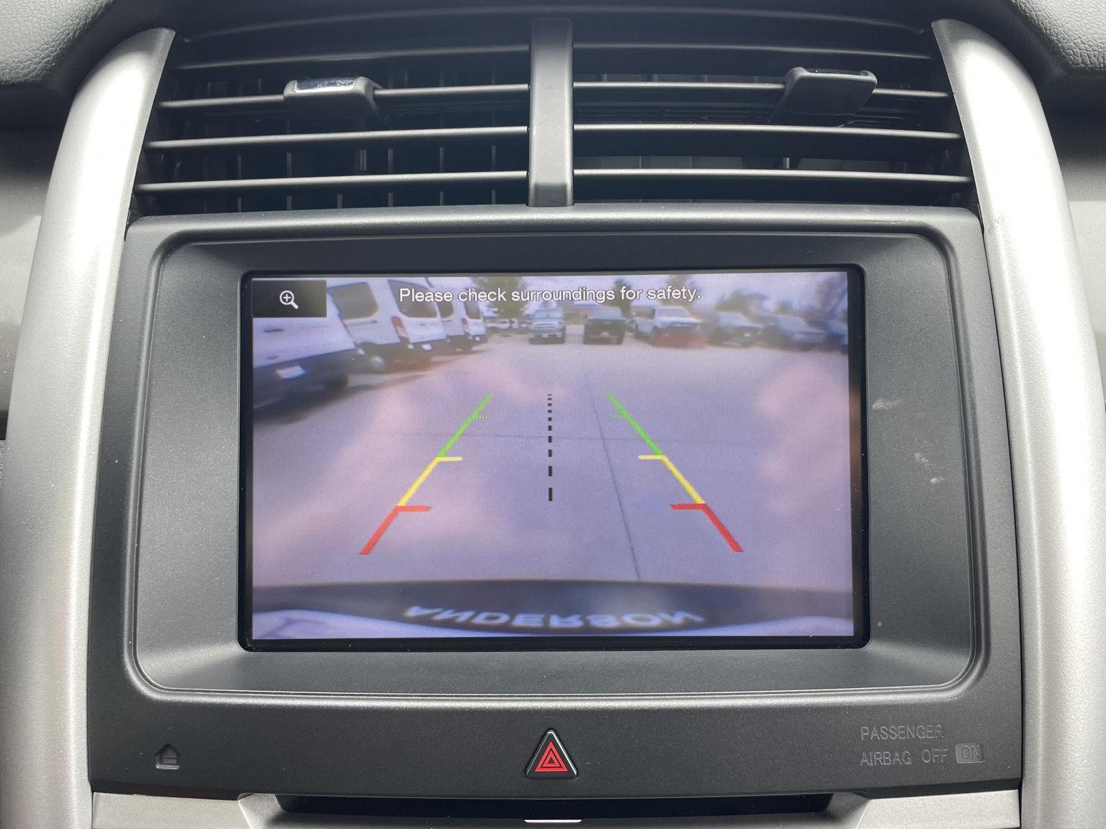 Vehicle photo 23