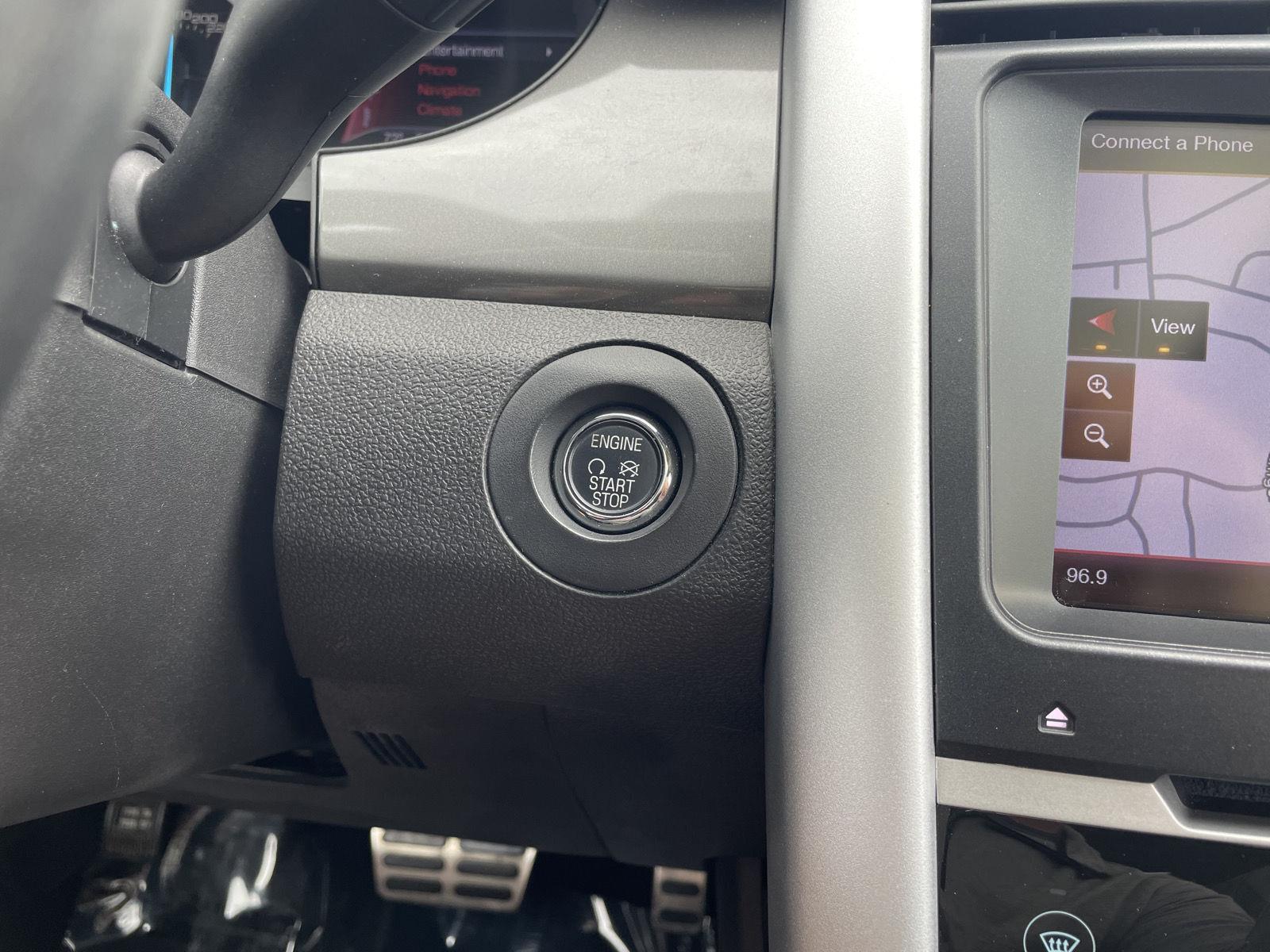 Vehicle photo 25