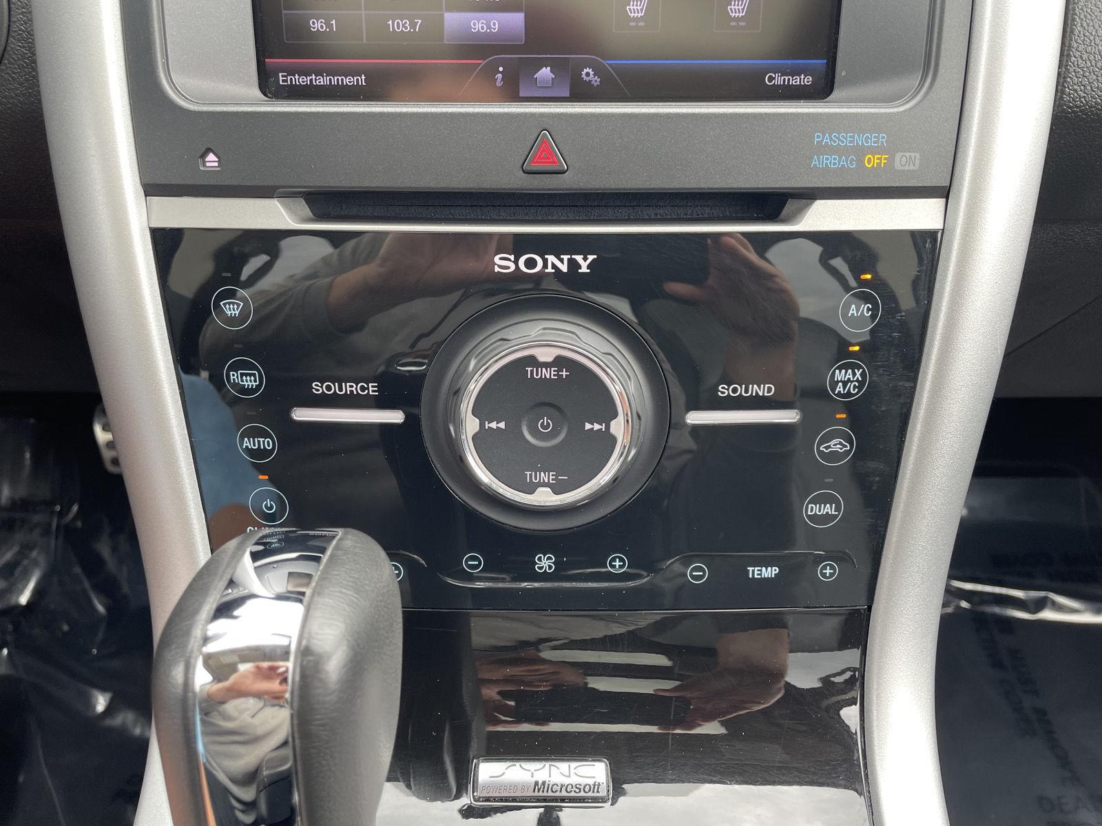 Vehicle photo 26