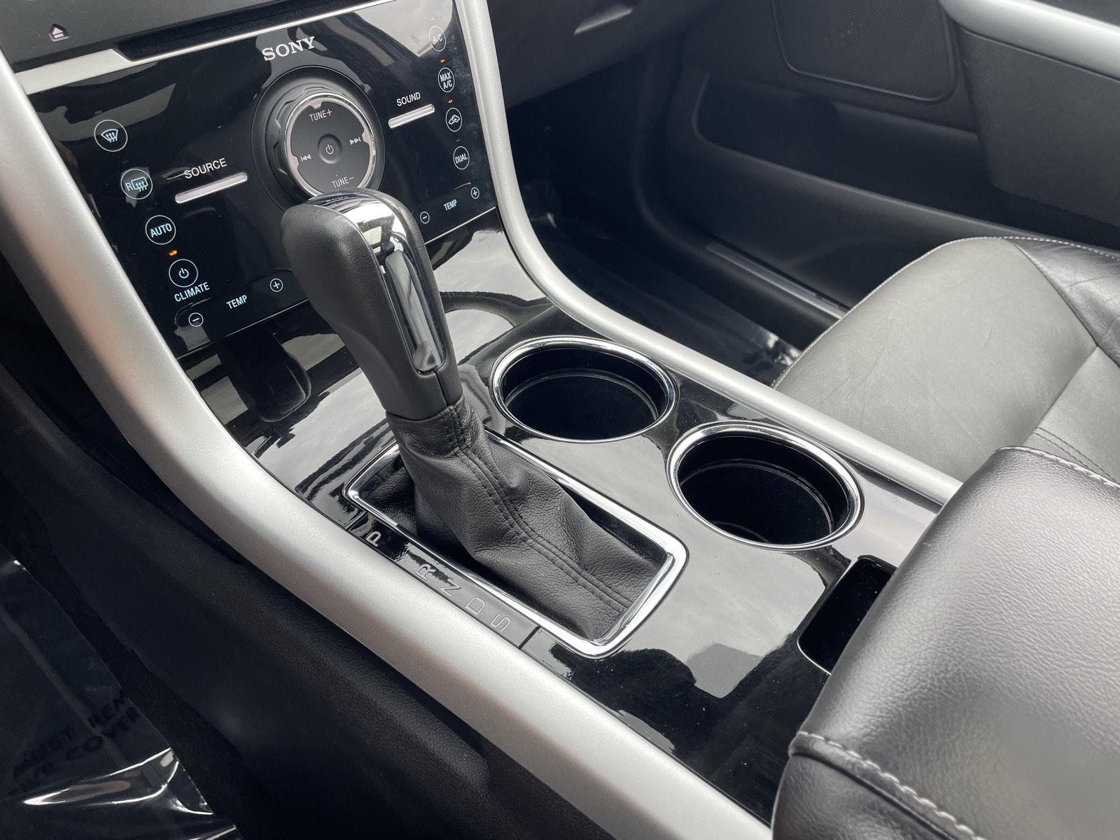 Vehicle photo 29