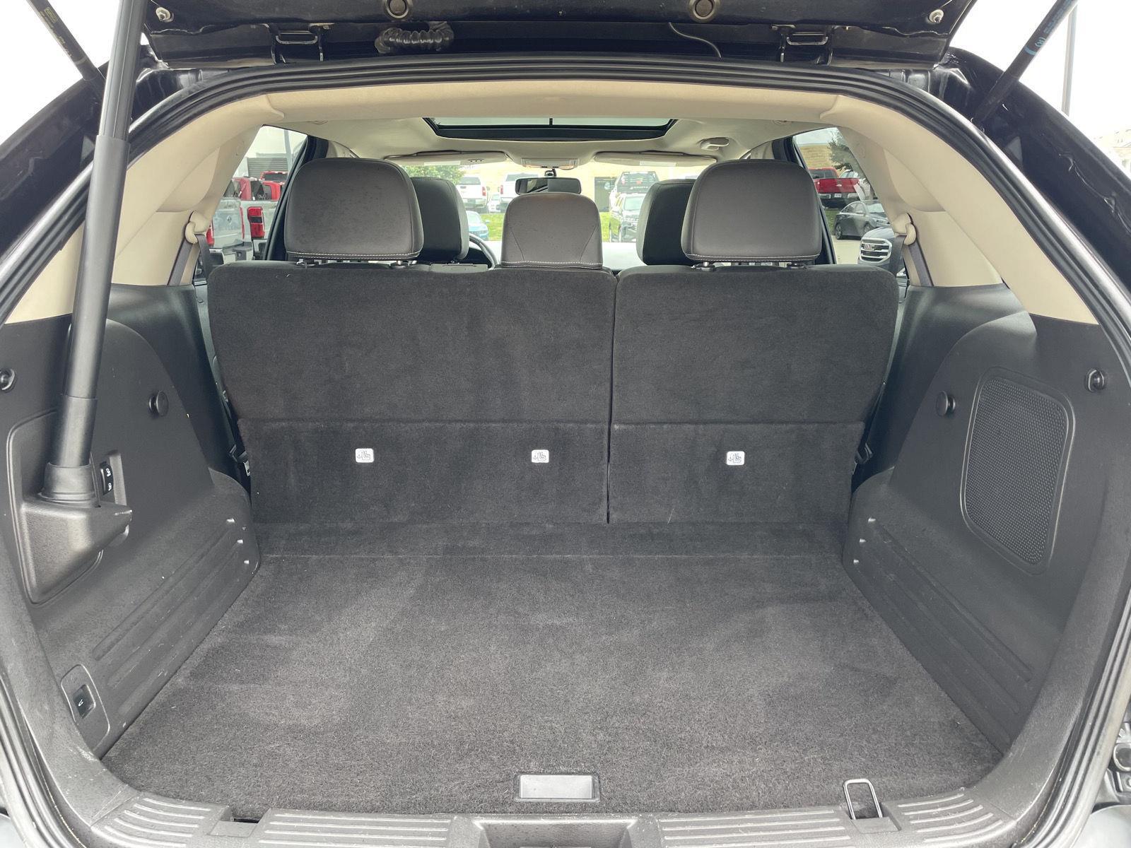 Vehicle photo 34