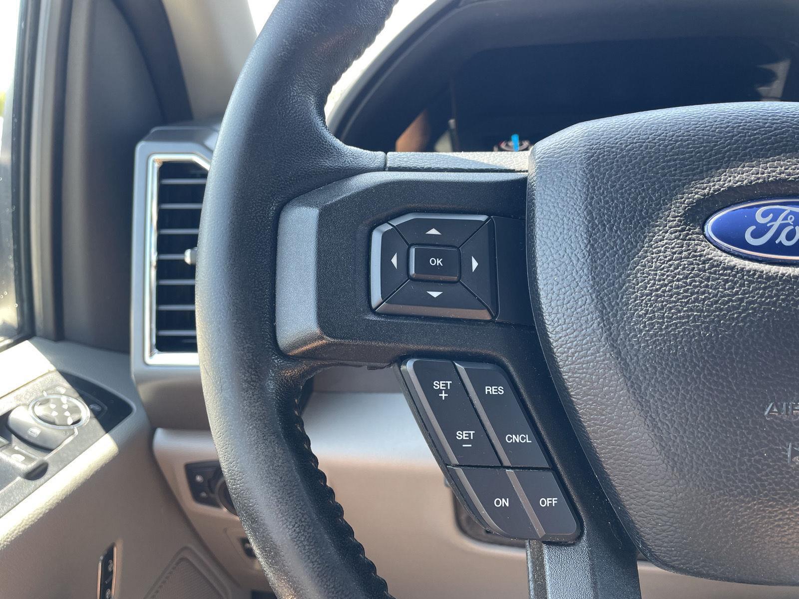Vehicle photo 13