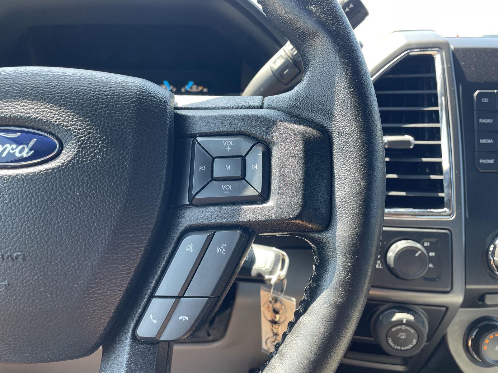 Vehicle photo 14