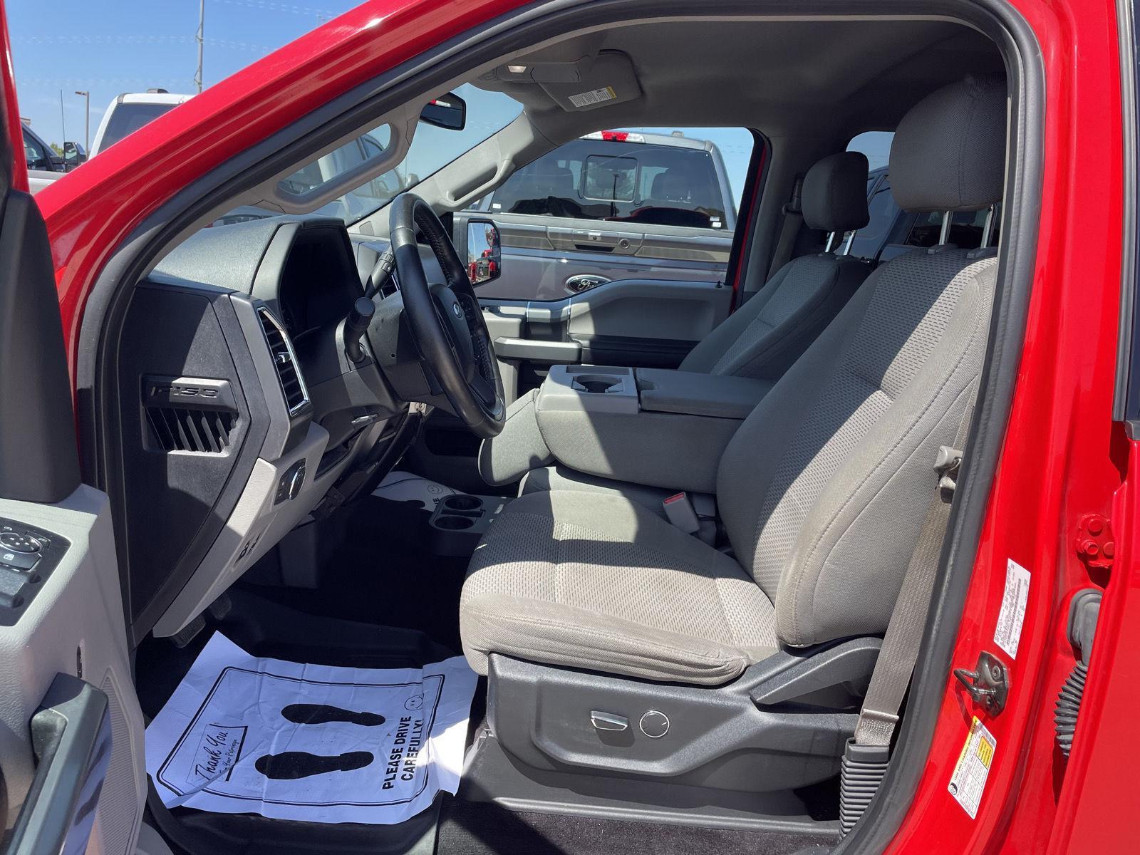 Vehicle photo 17