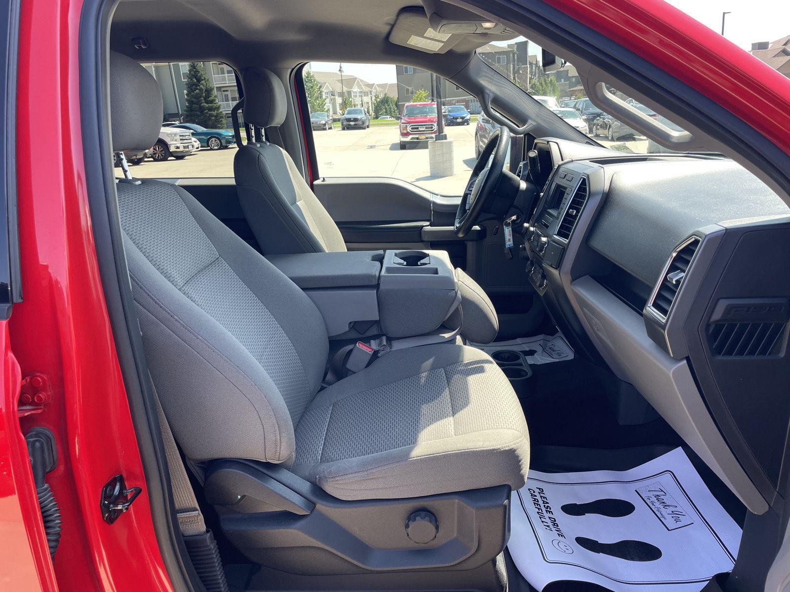 Vehicle photo 19