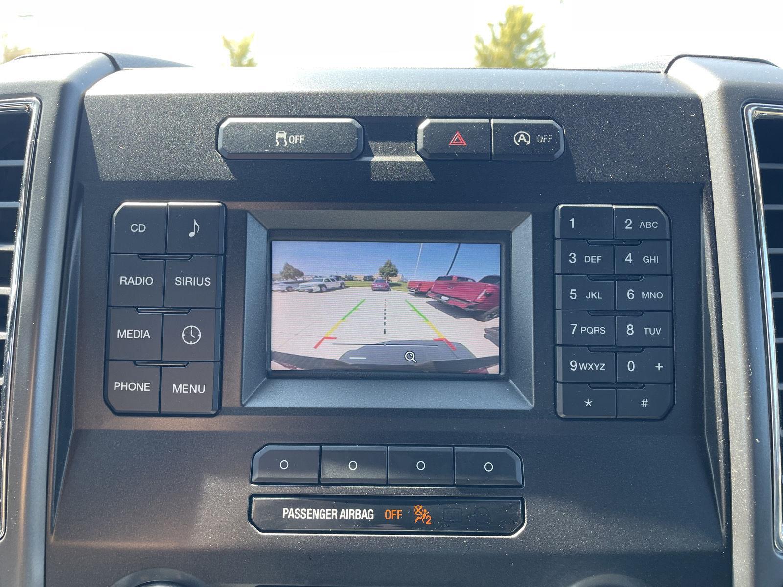Vehicle photo 23