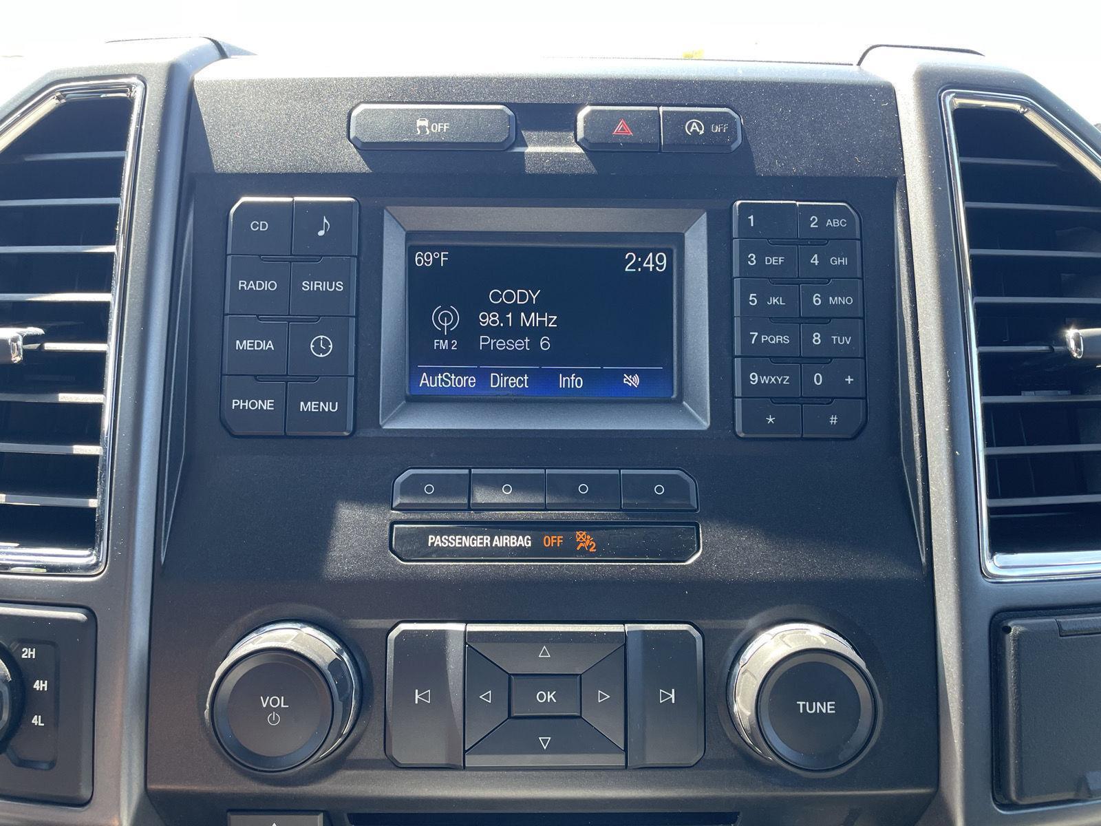 Vehicle photo 24