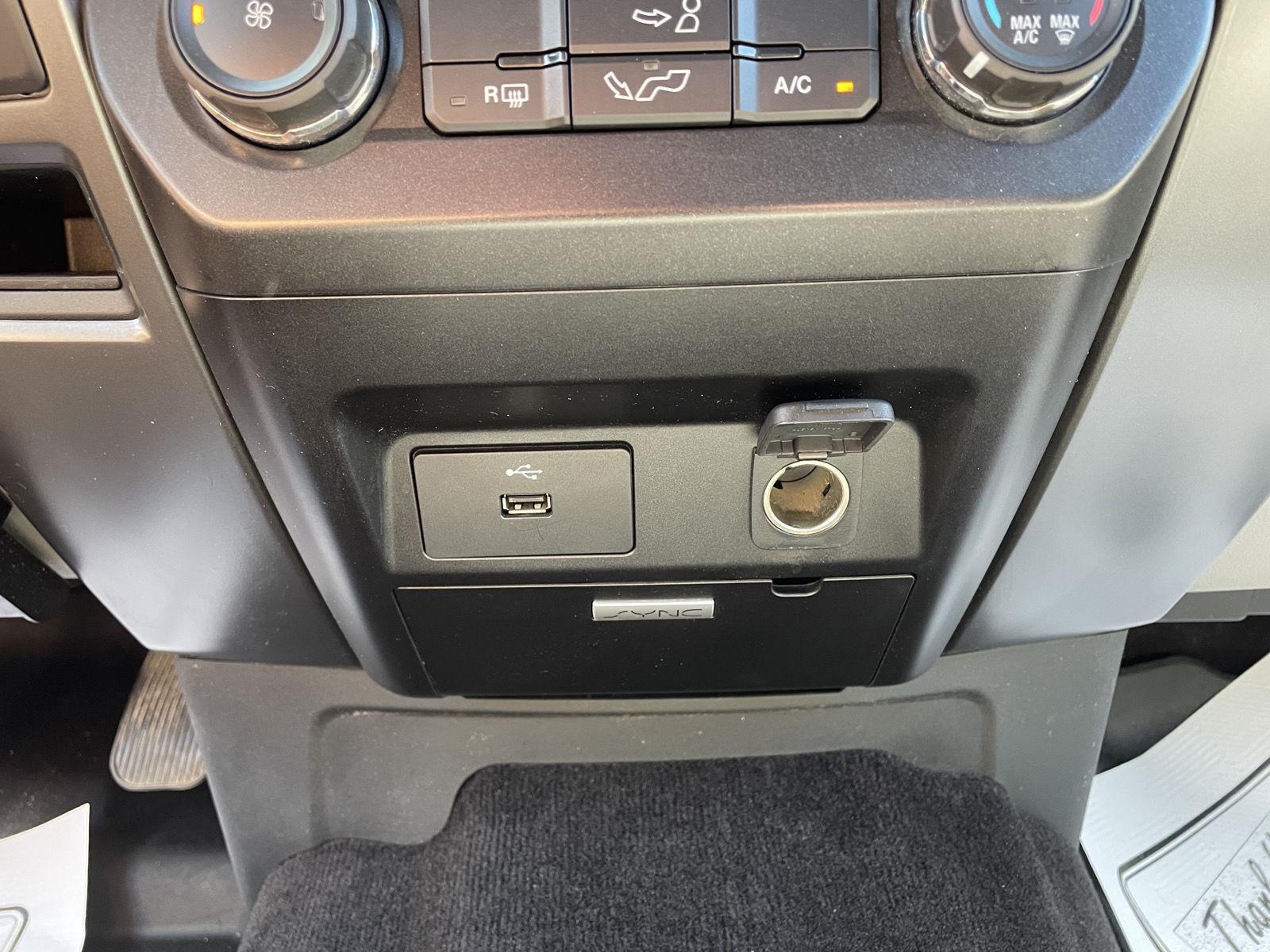 Vehicle photo 26