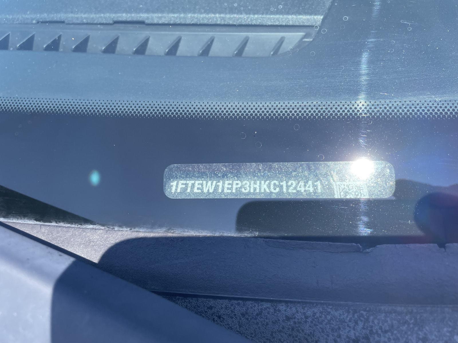 Vehicle photo 32