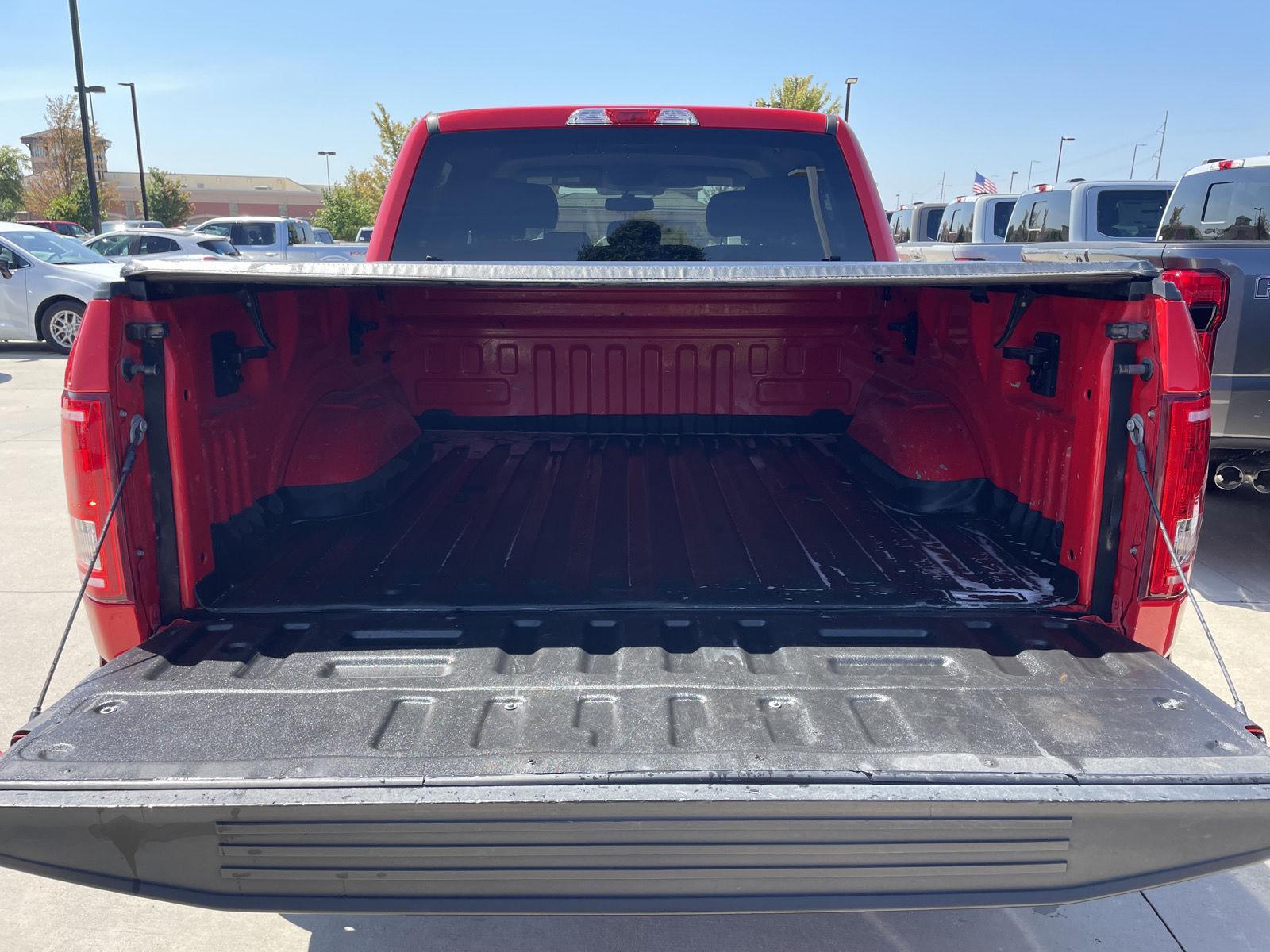 Vehicle photo 34
