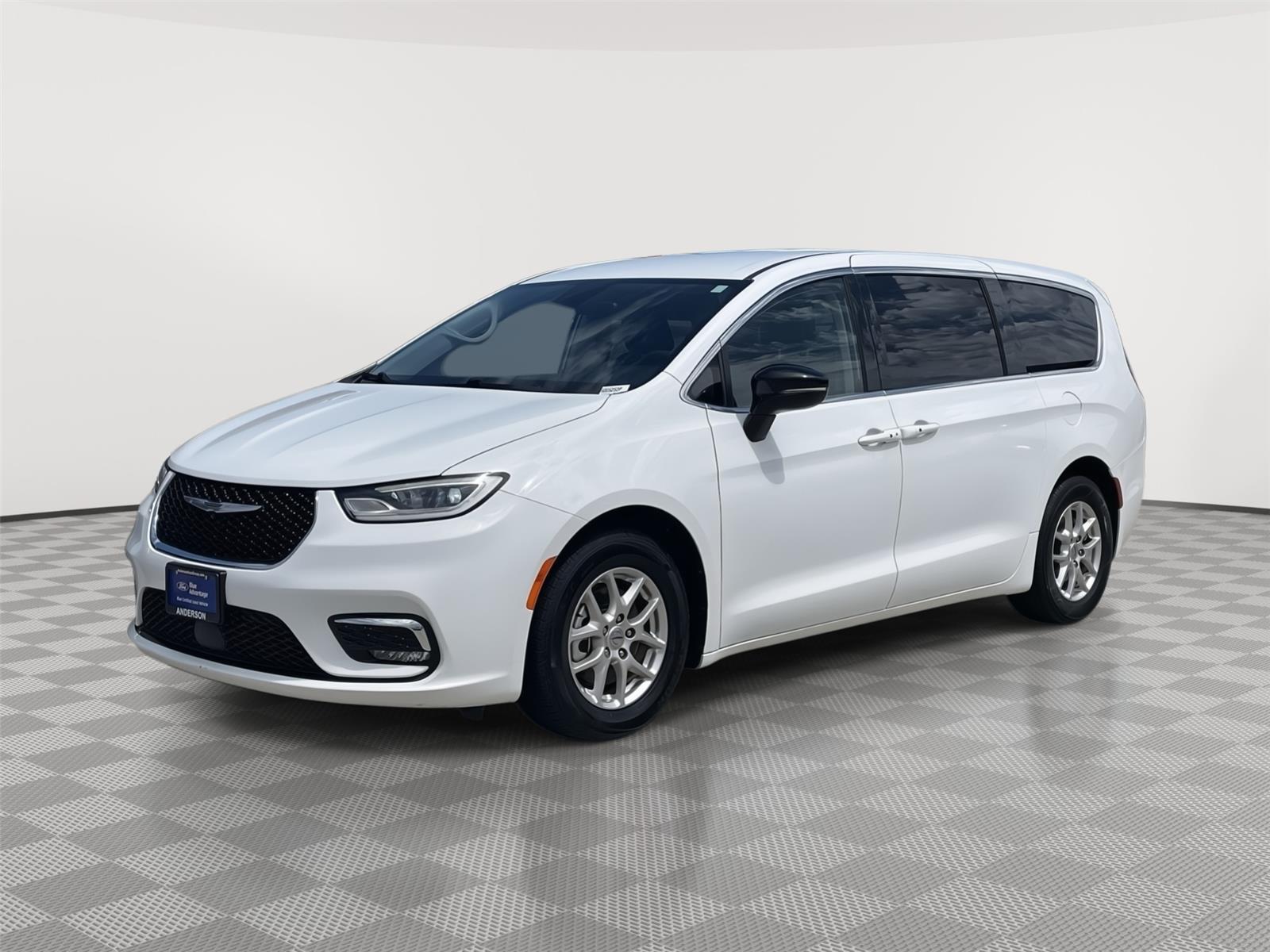 Vehicle photo 1
