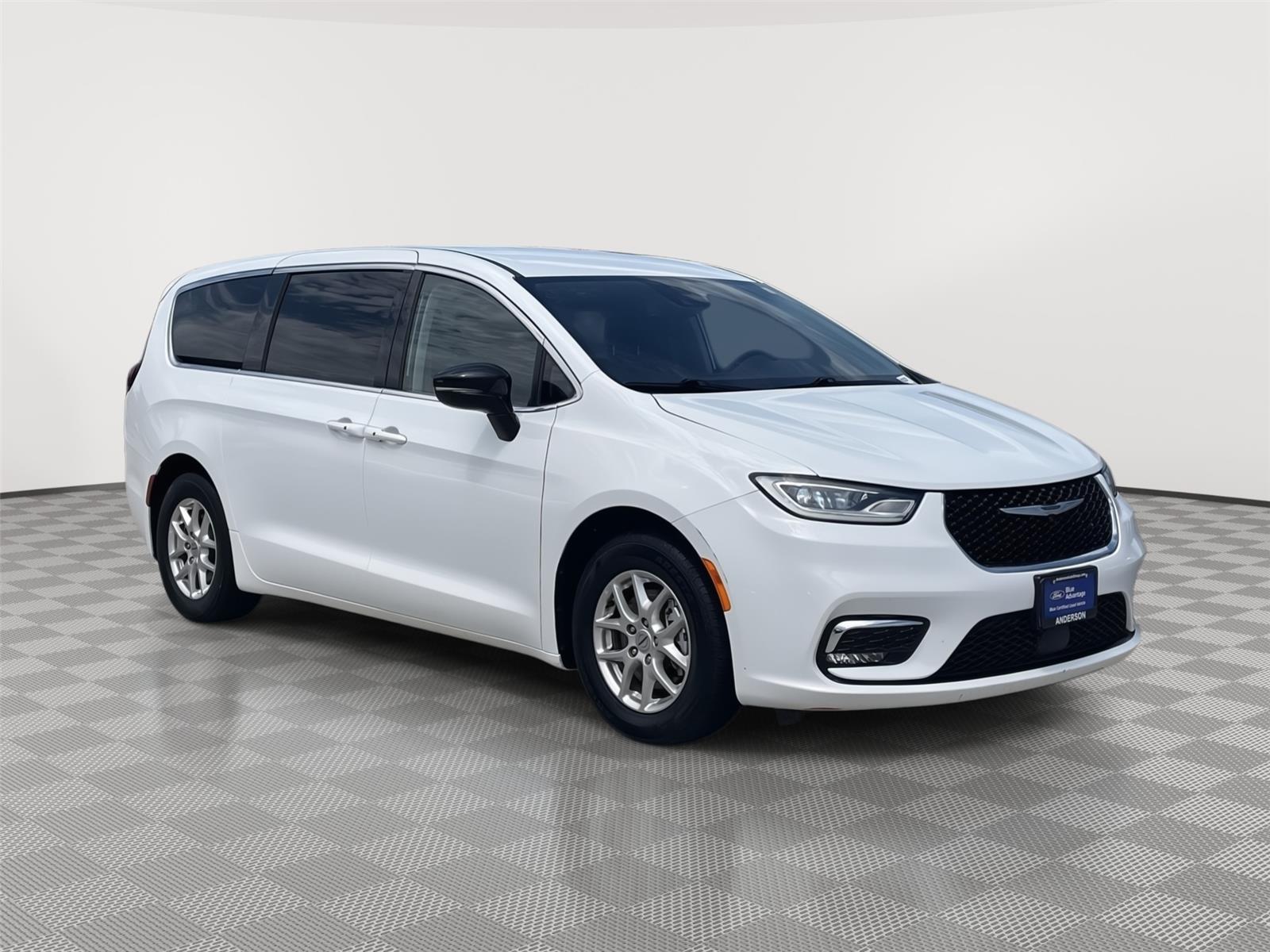 Vehicle photo 5