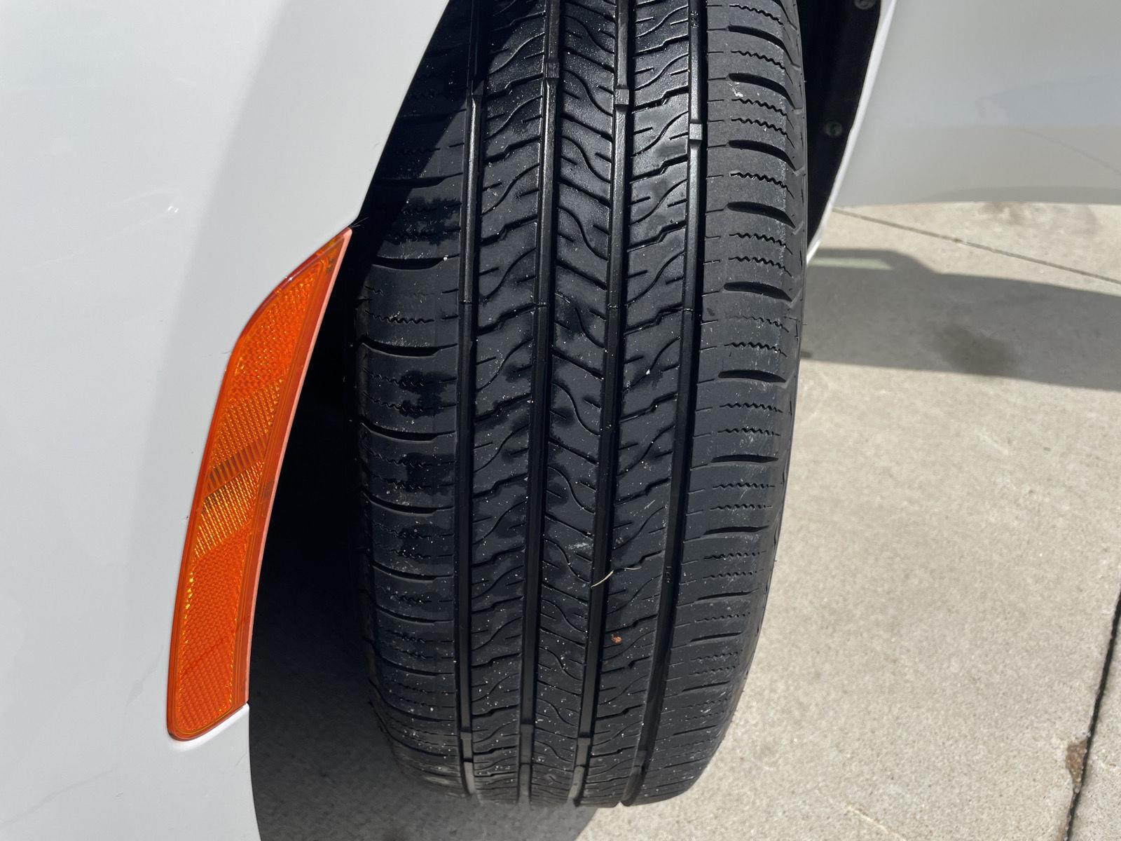 Vehicle photo 11