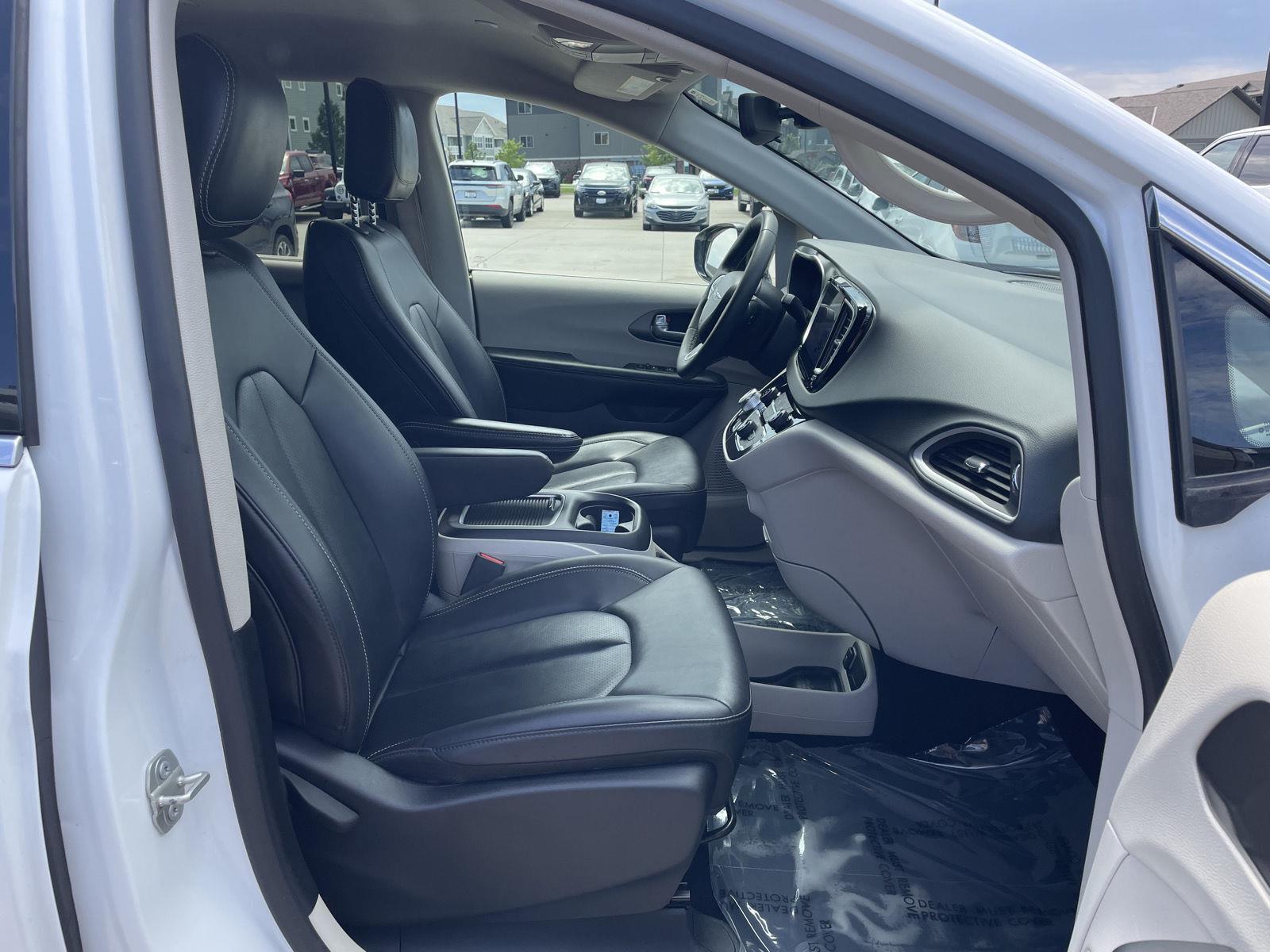Vehicle photo 19