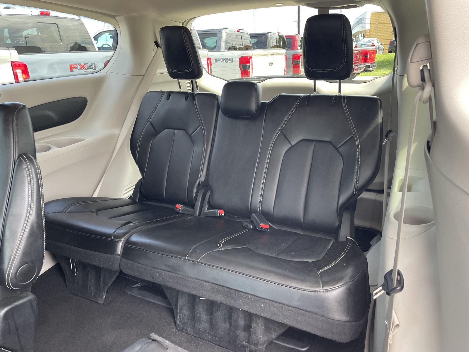 Vehicle photo 21