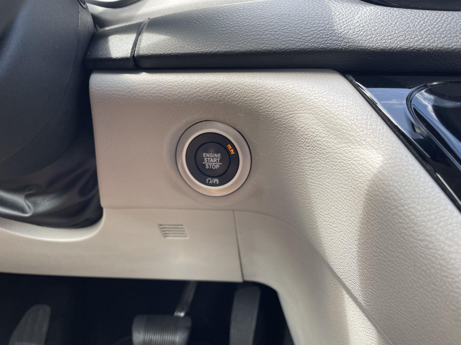 Vehicle photo 25
