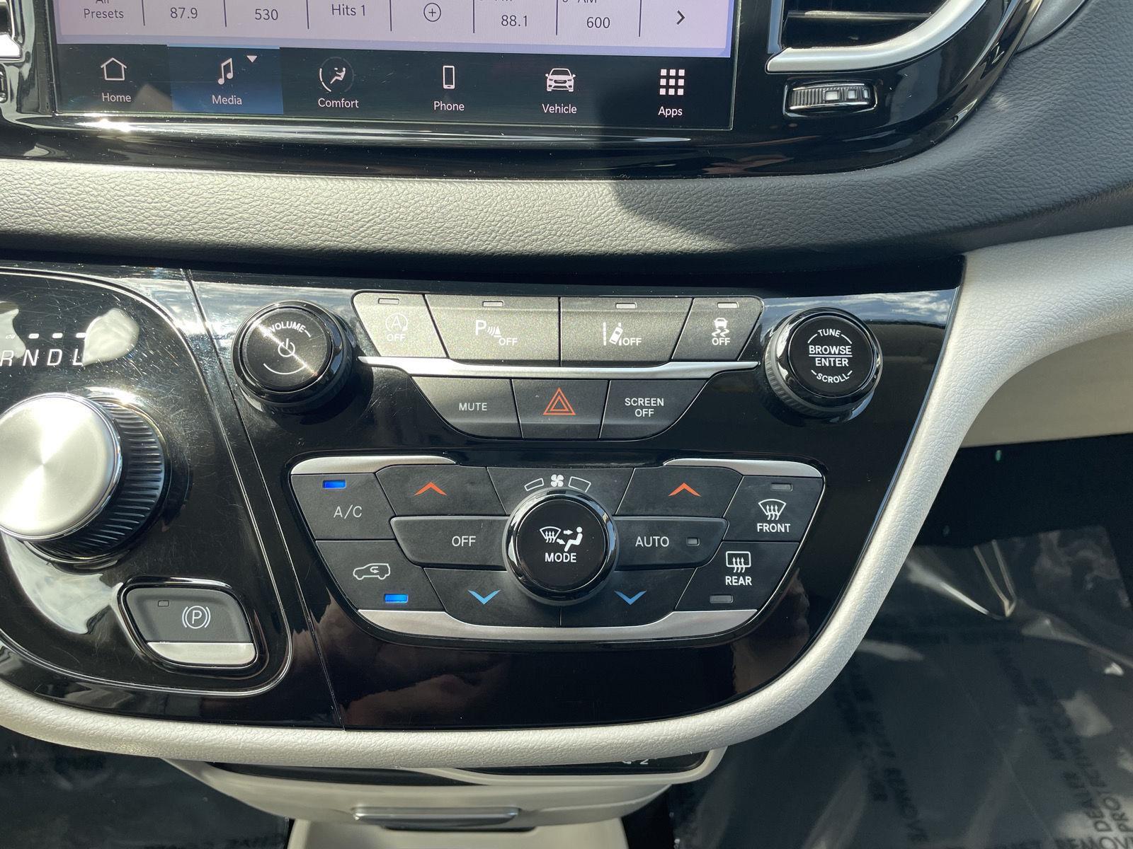 Vehicle photo 27