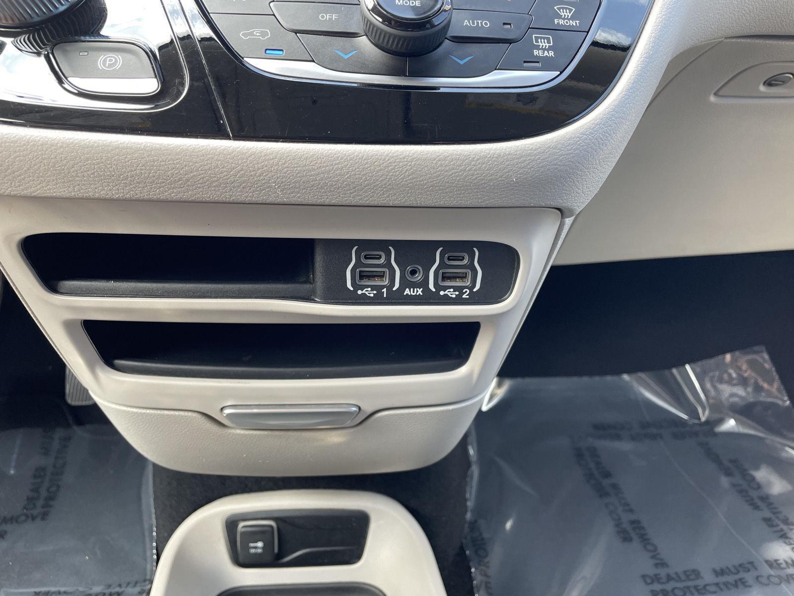Vehicle photo 29
