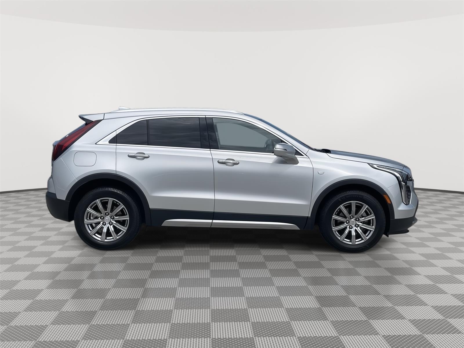 Vehicle photo 6