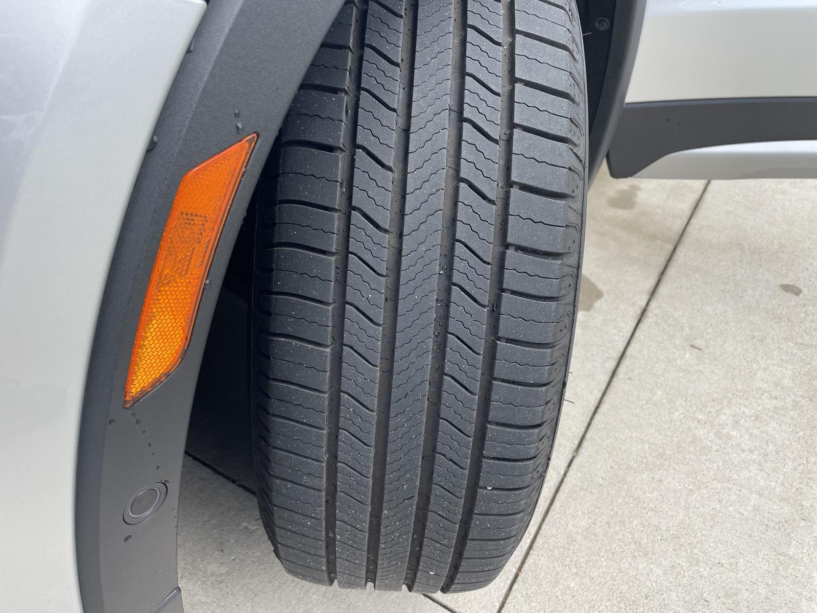 Vehicle photo 11