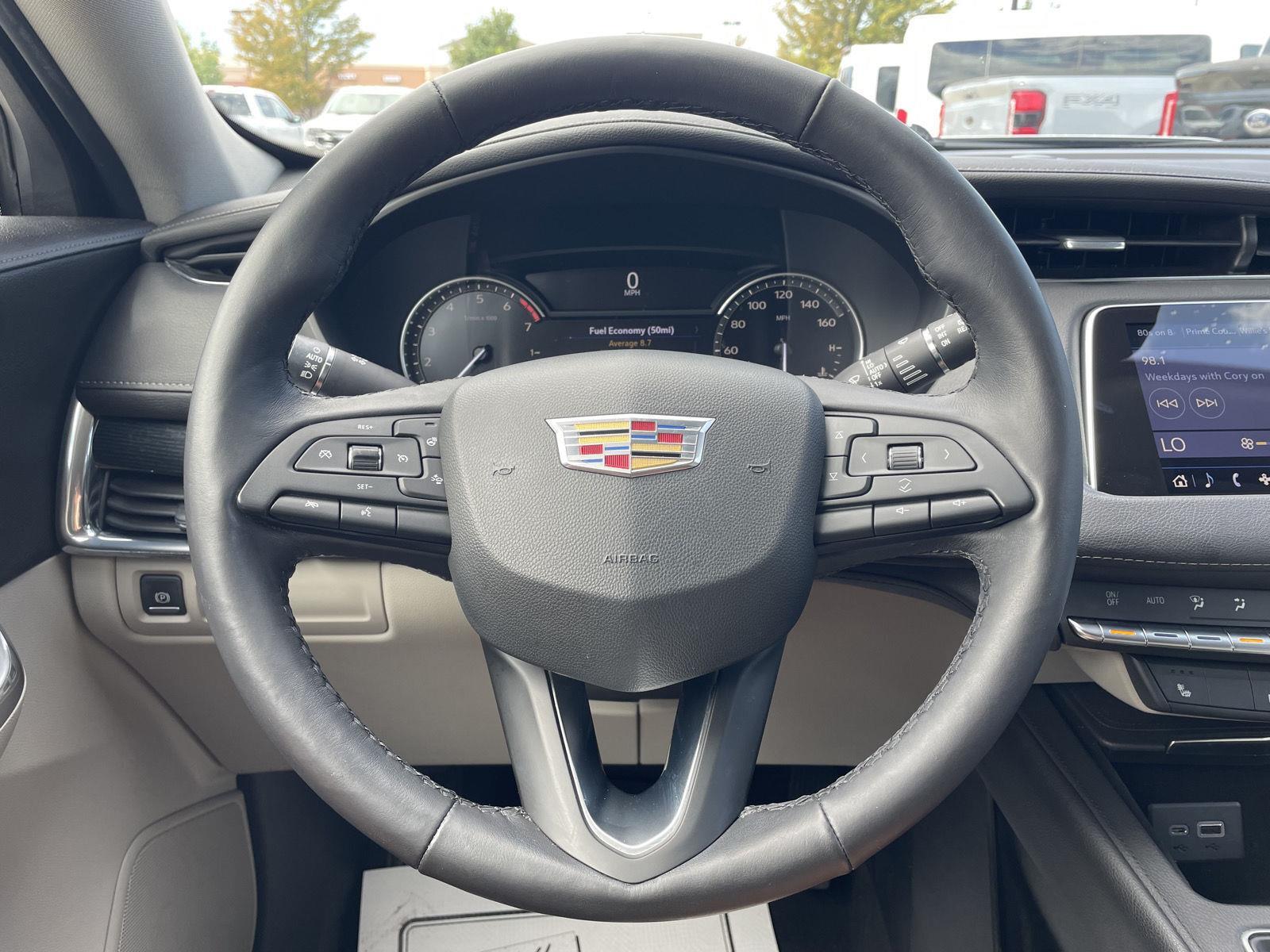 Vehicle photo 12