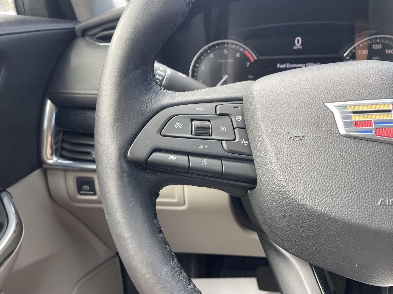 Vehicle photo 13