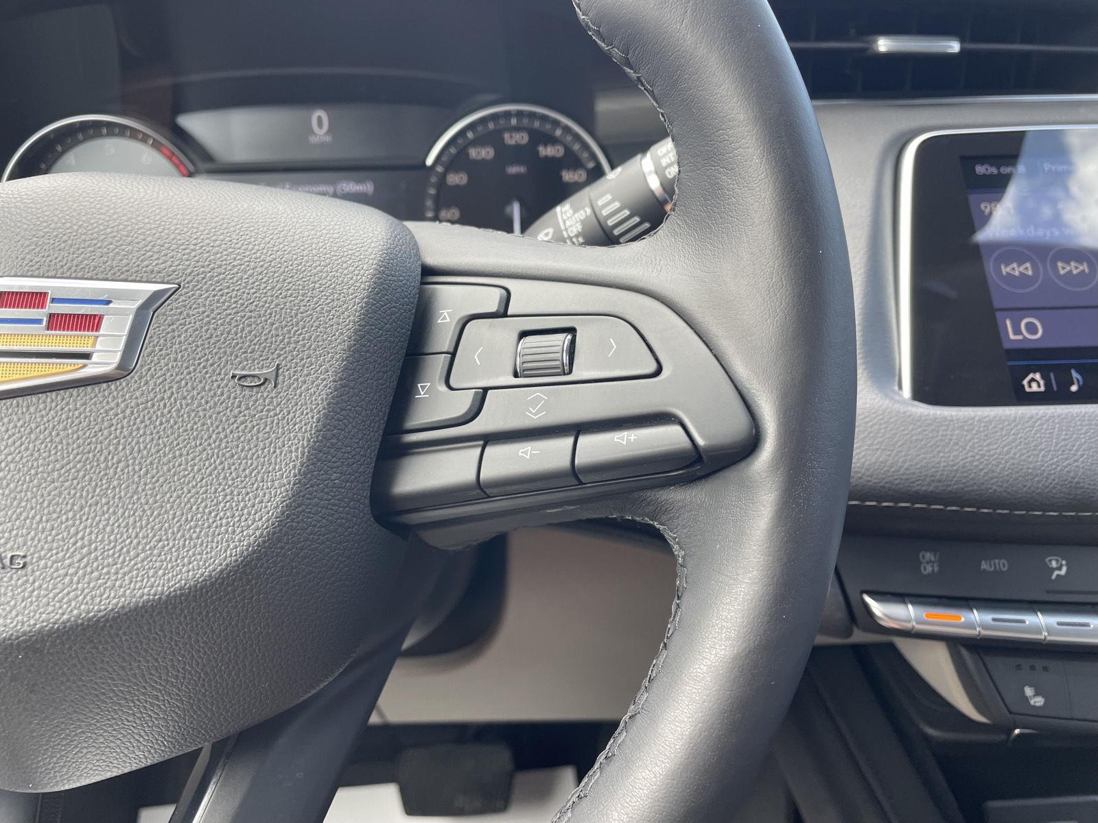 Vehicle photo 14
