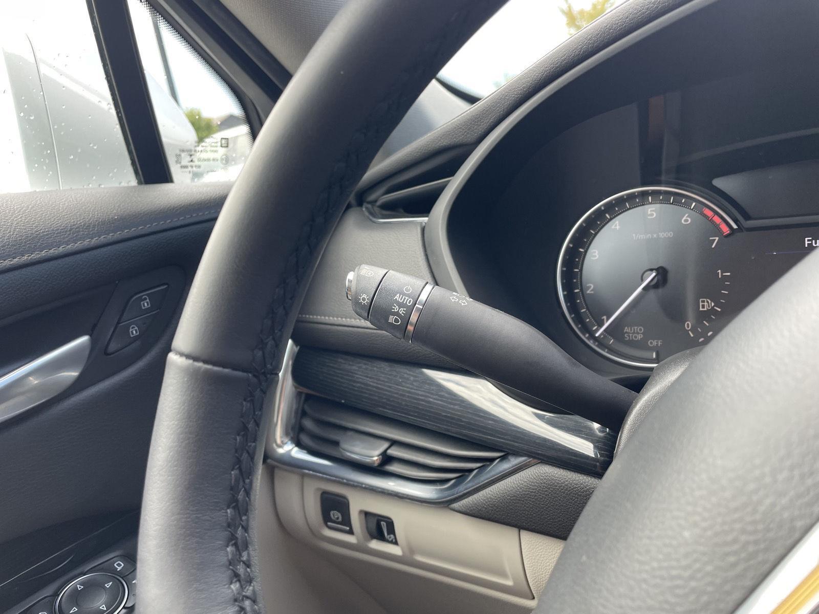 Vehicle photo 16