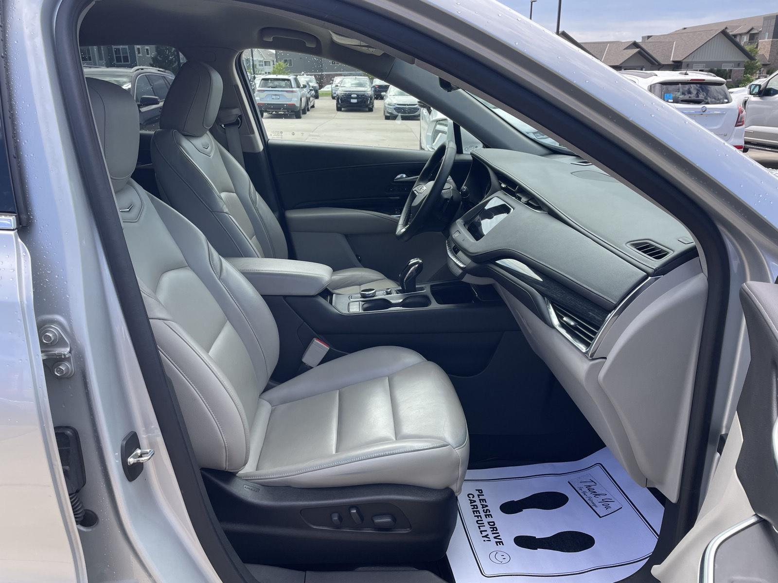 Vehicle photo 19