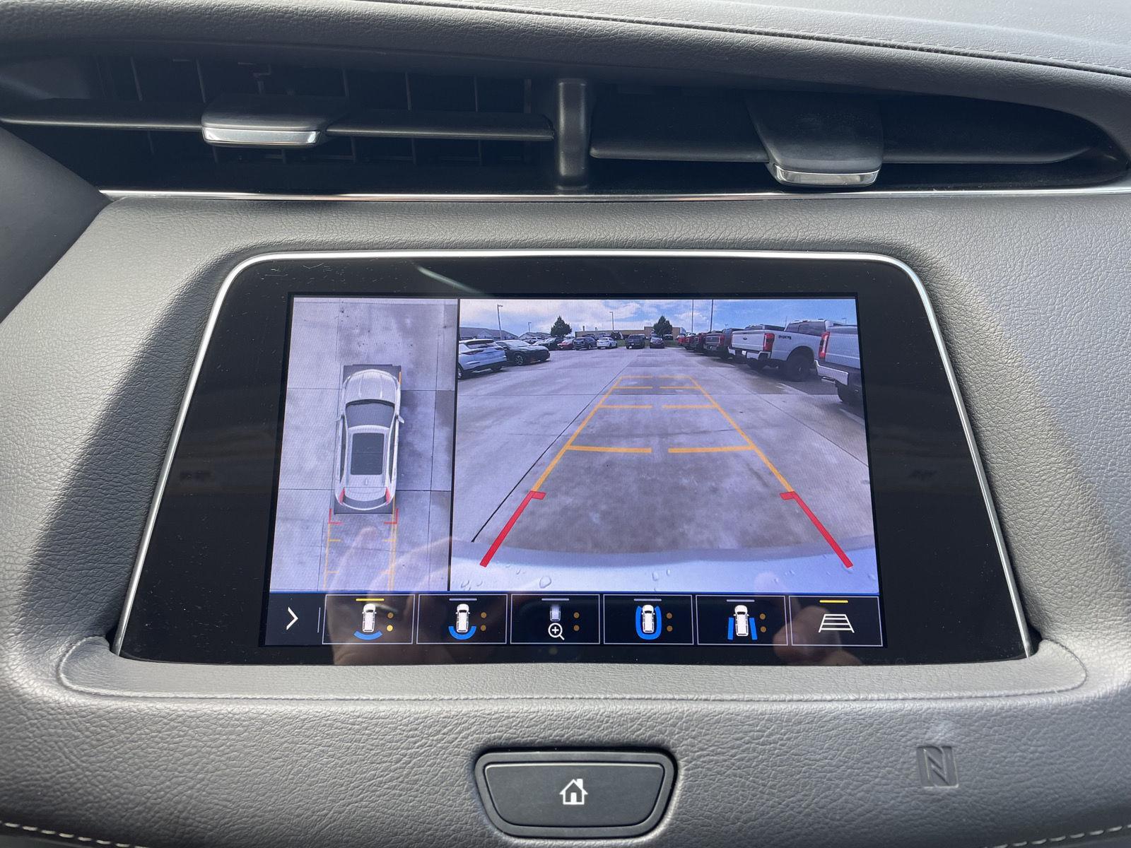 Vehicle photo 25