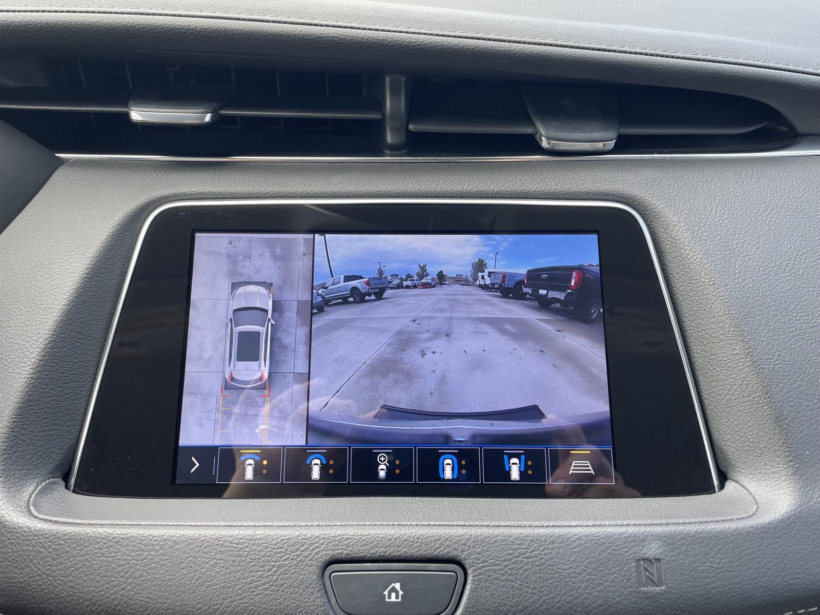Vehicle photo 26
