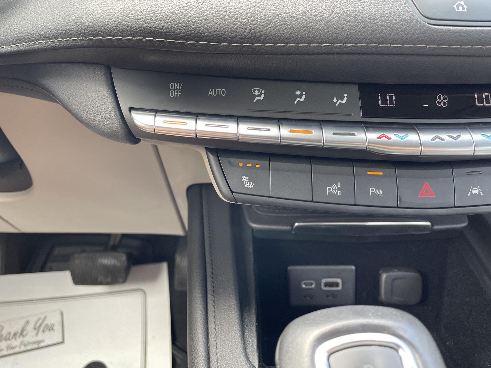 Vehicle photo 29