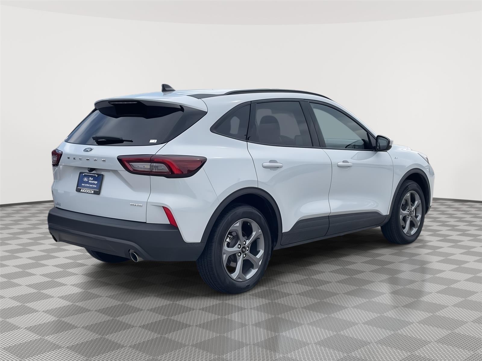 Vehicle photo 7