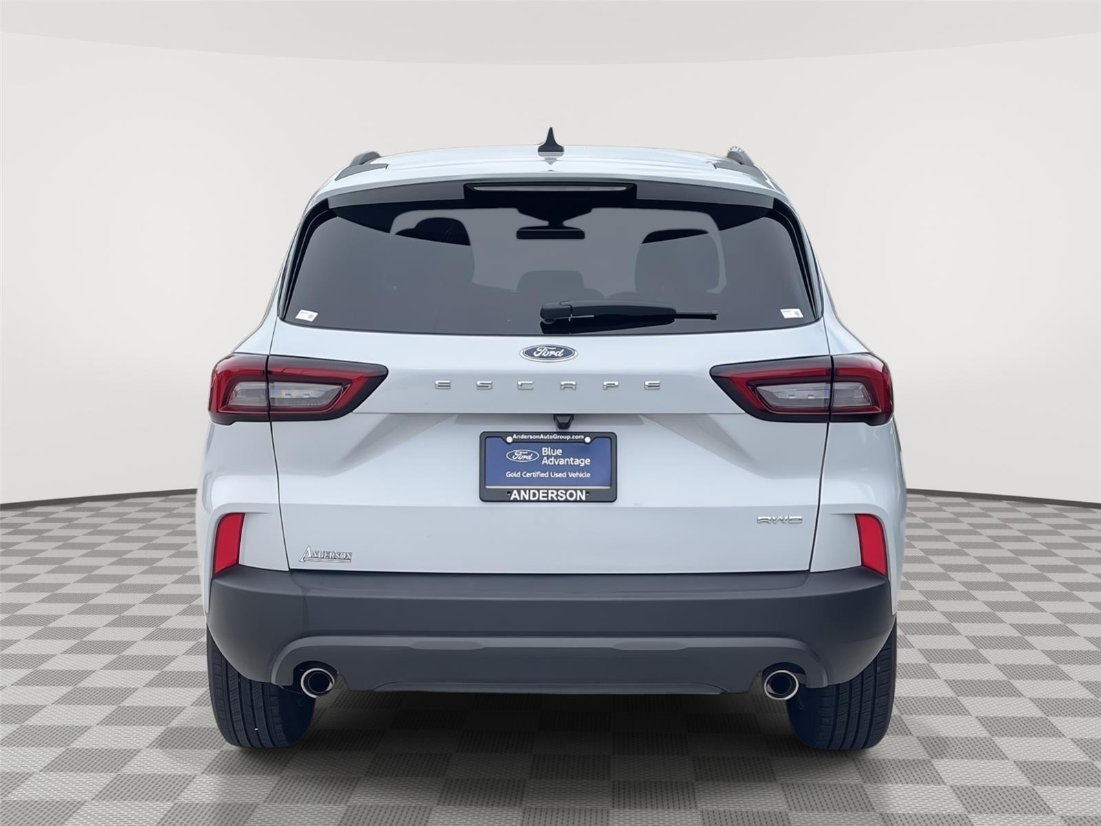 Vehicle photo 8