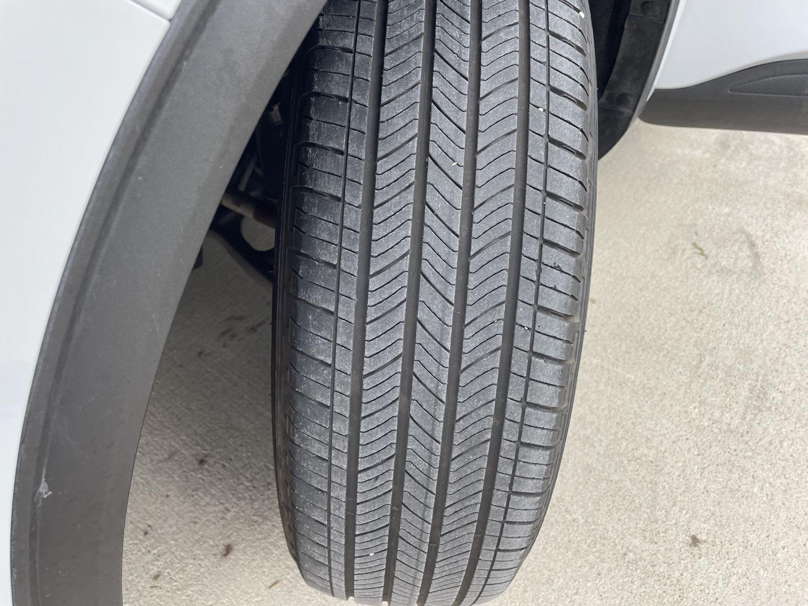 Vehicle photo 11