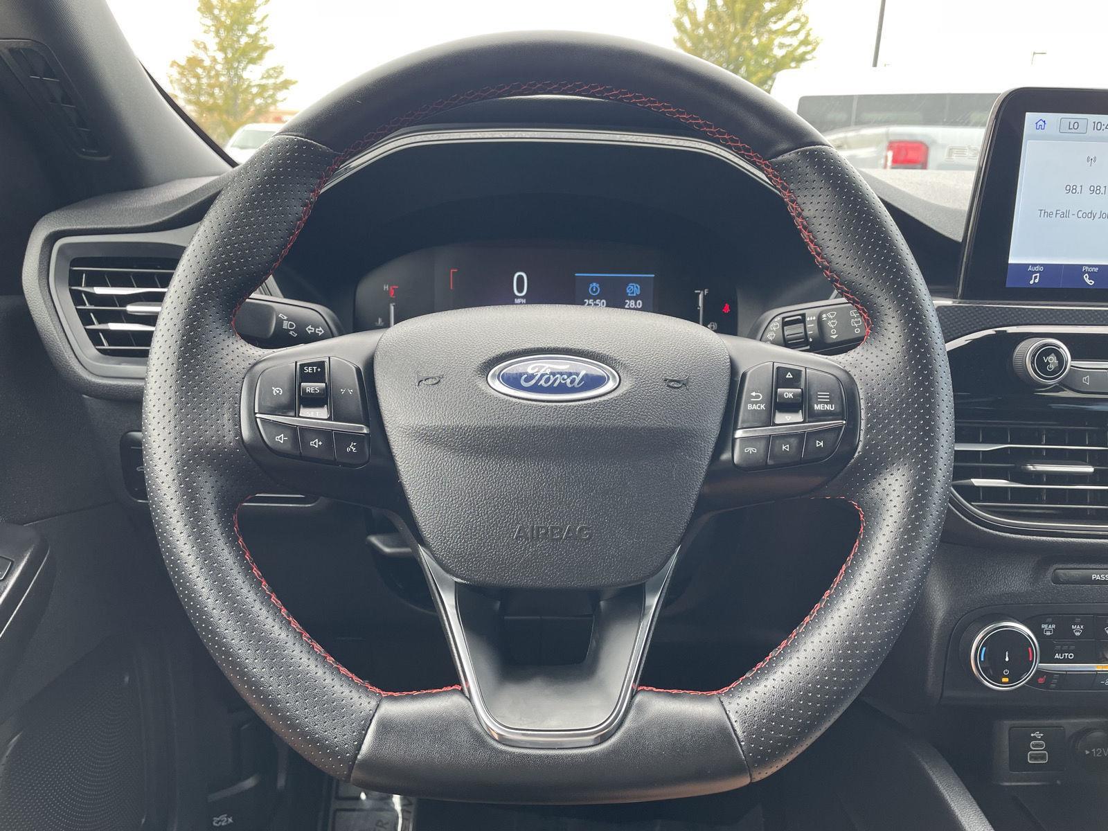 Vehicle photo 12