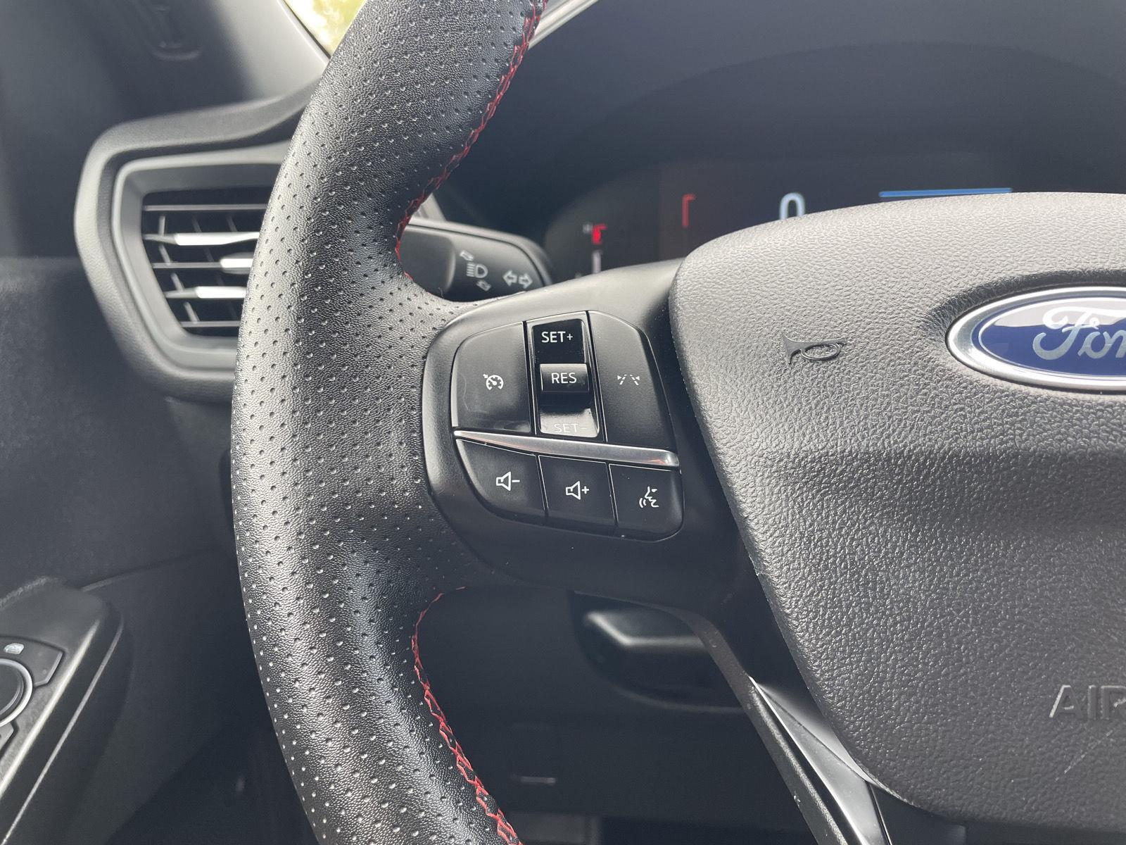 Vehicle photo 13