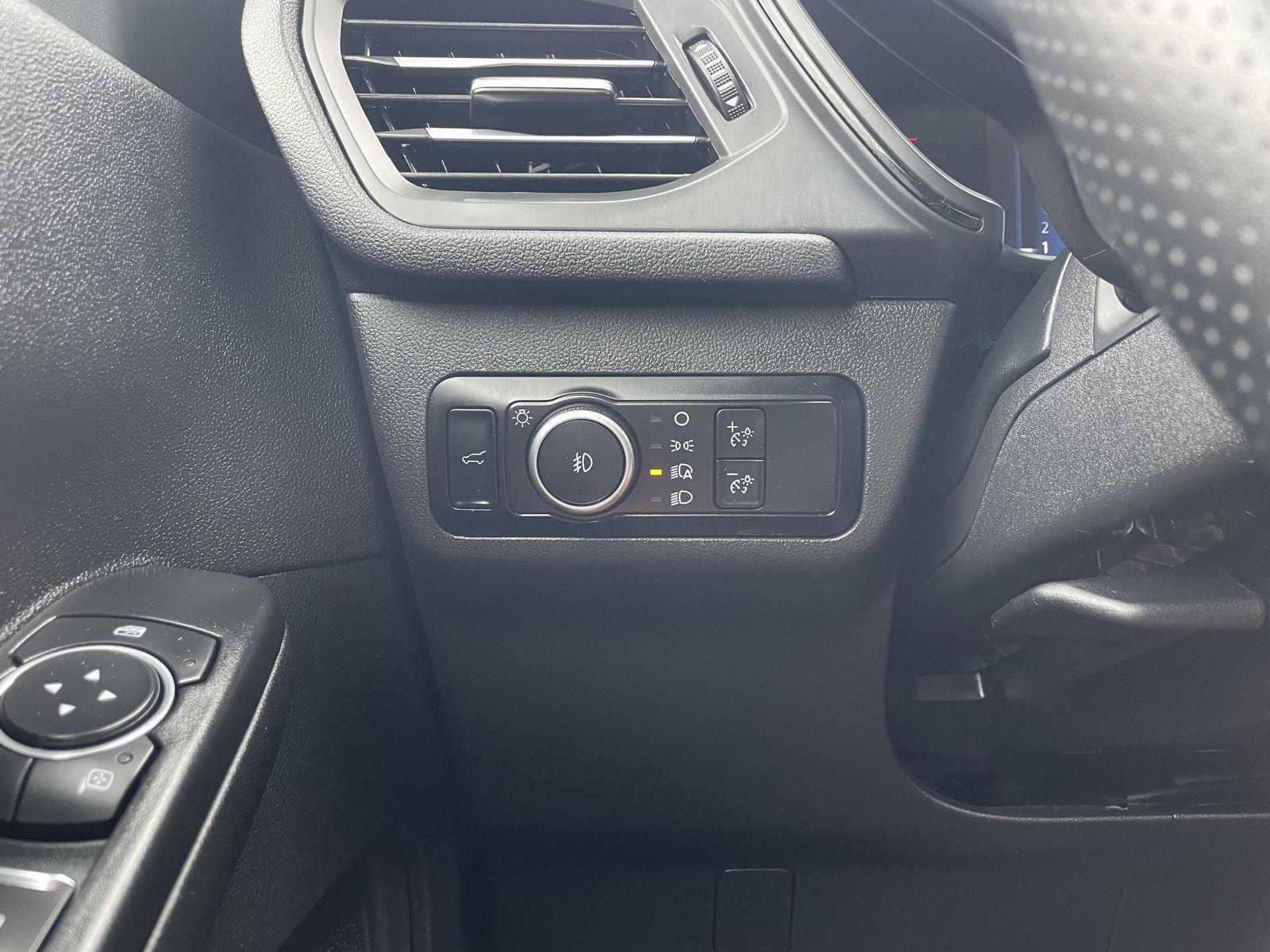 Vehicle photo 16