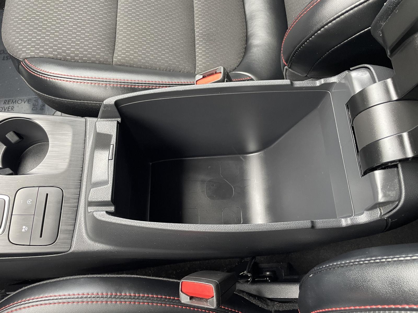 Vehicle photo 30