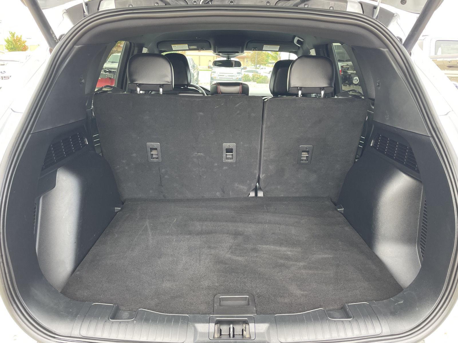 Vehicle photo 34