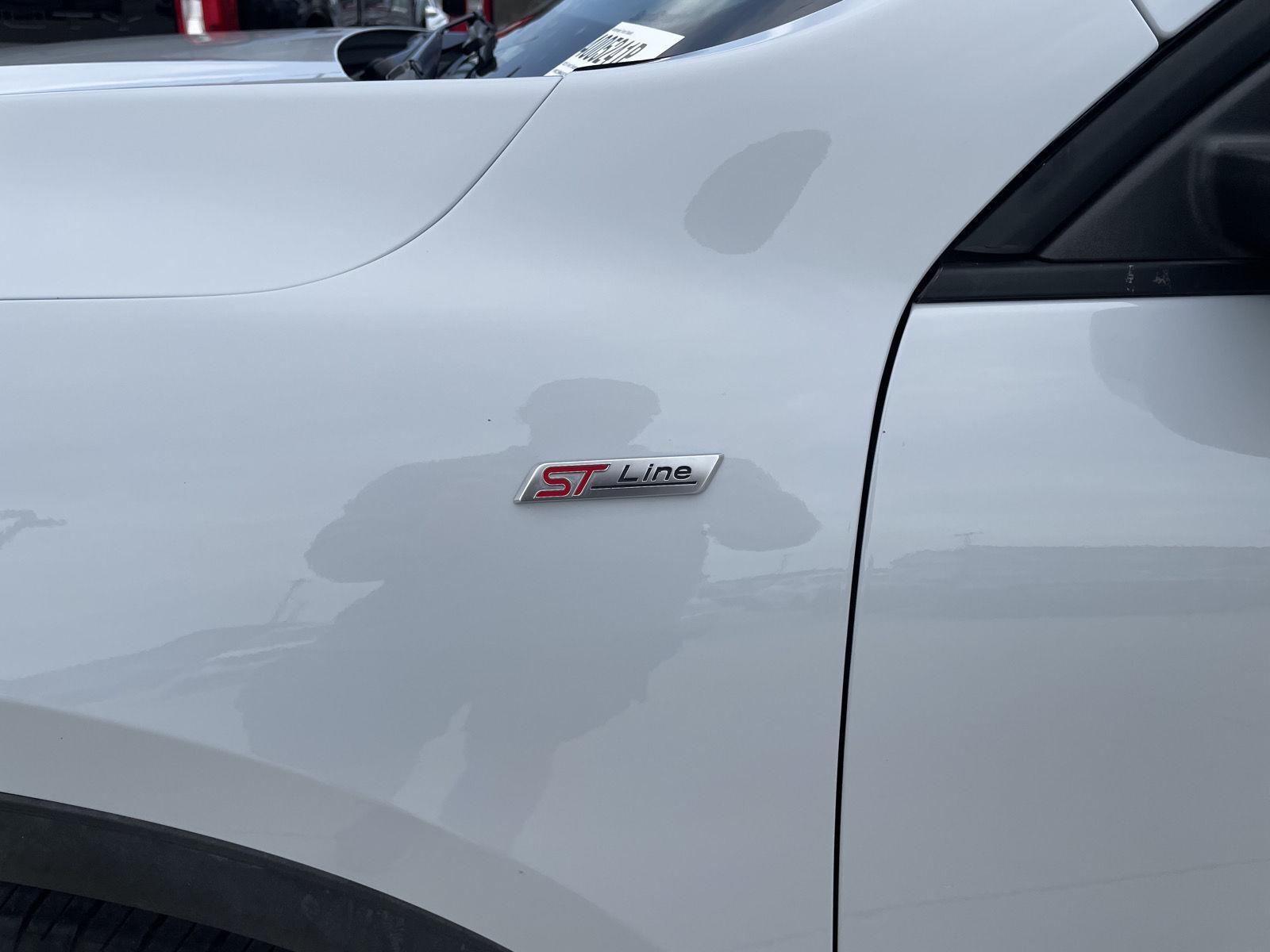 Vehicle photo 37