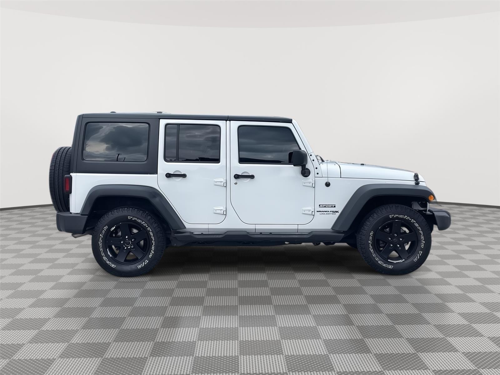 Vehicle photo 6