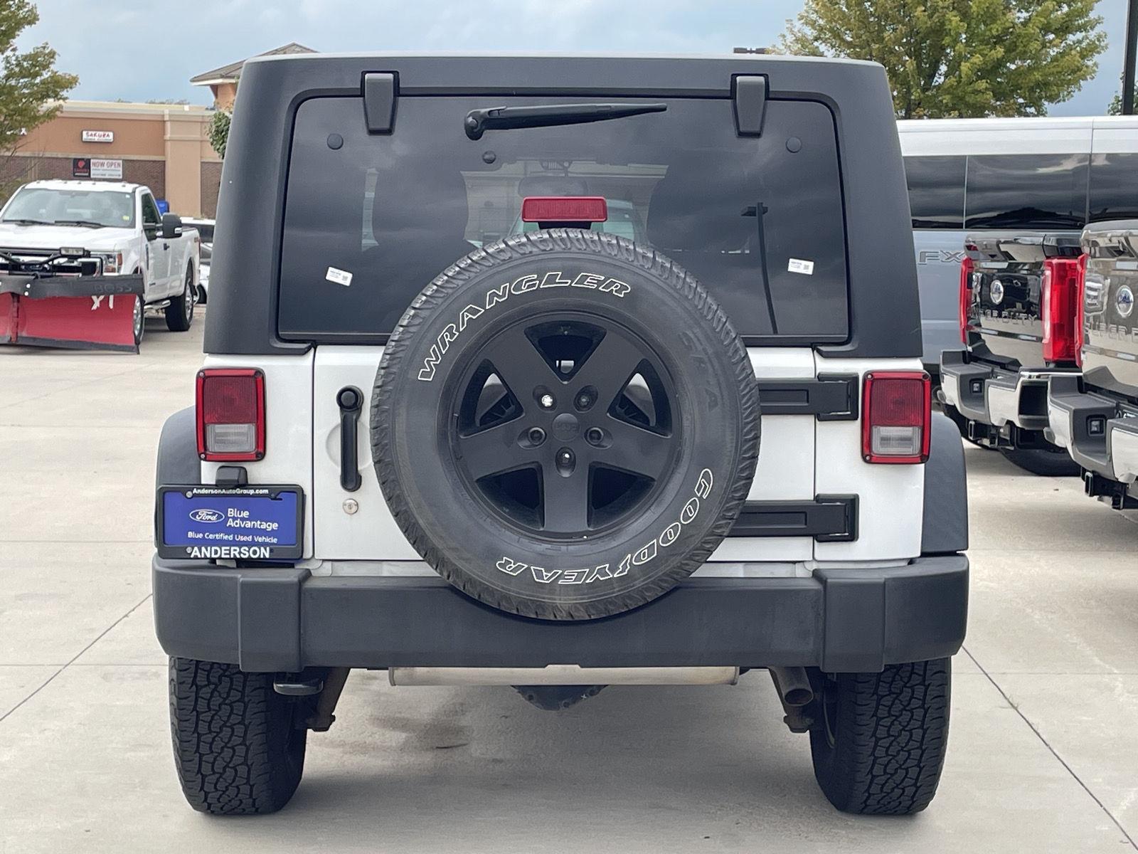 Vehicle photo 8