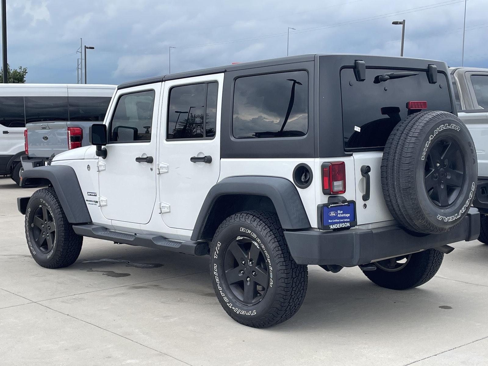 Vehicle photo 9