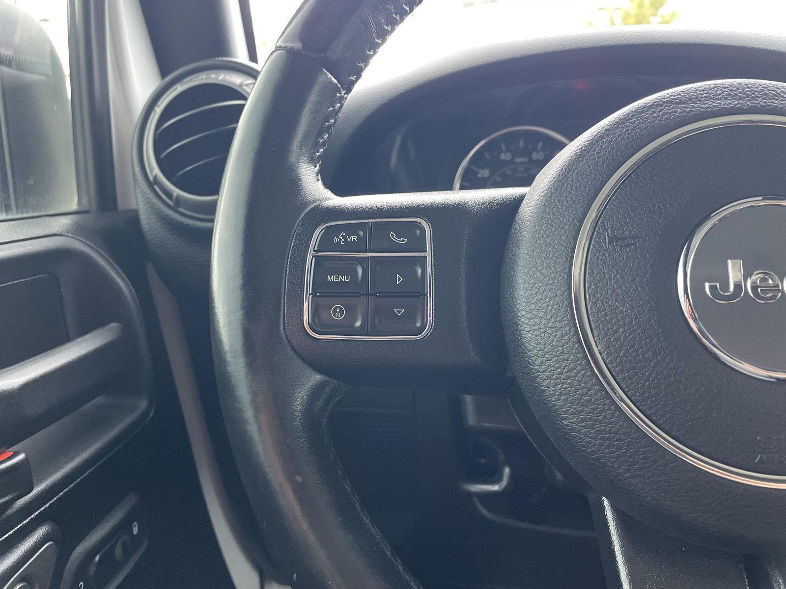 Vehicle photo 13