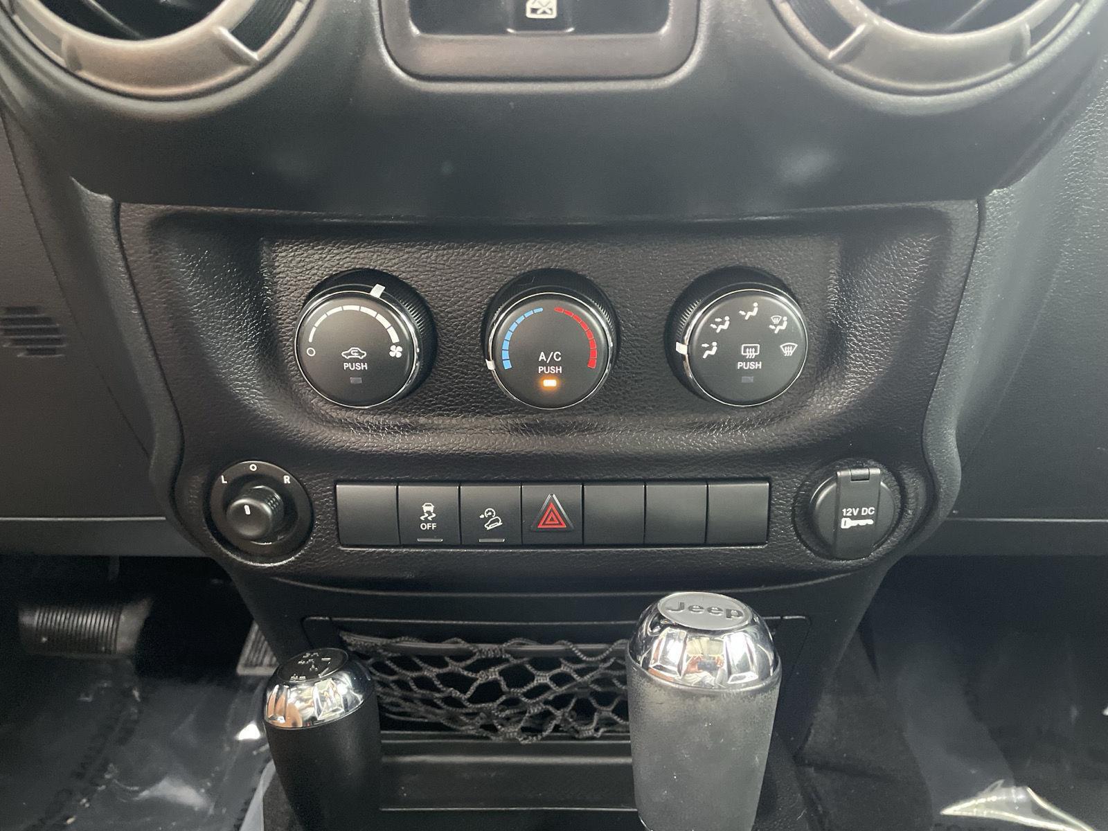 Vehicle photo 24
