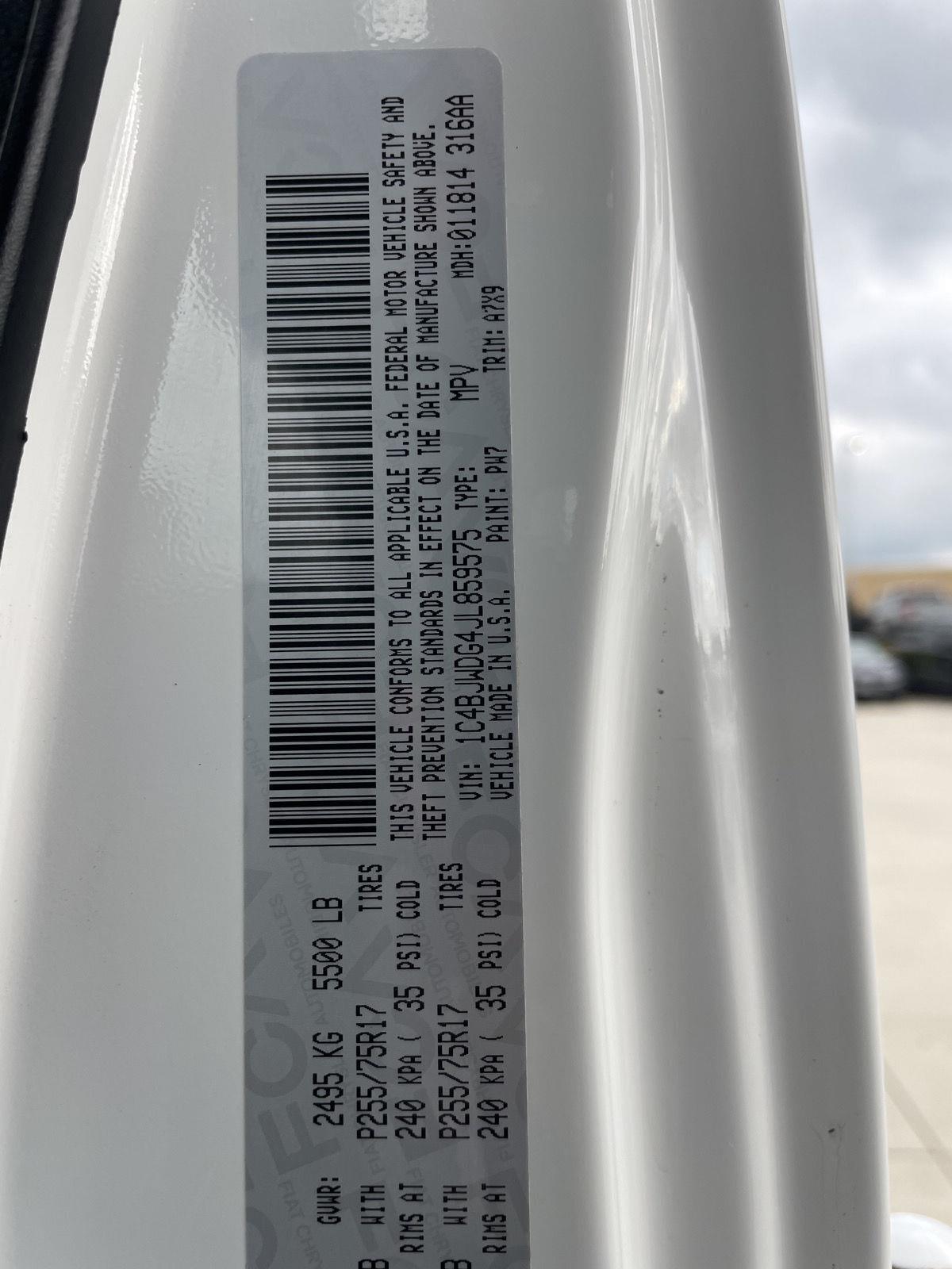 Vehicle photo 27